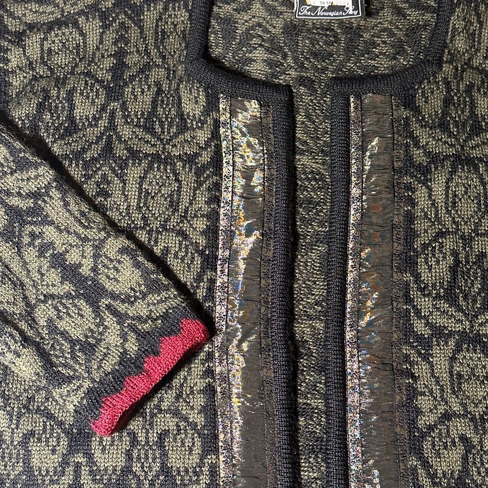 Oleana Norwegian Wool Cardigan Sweater Sz Small from “The Norwegian Story” line - Picture 4 of 11